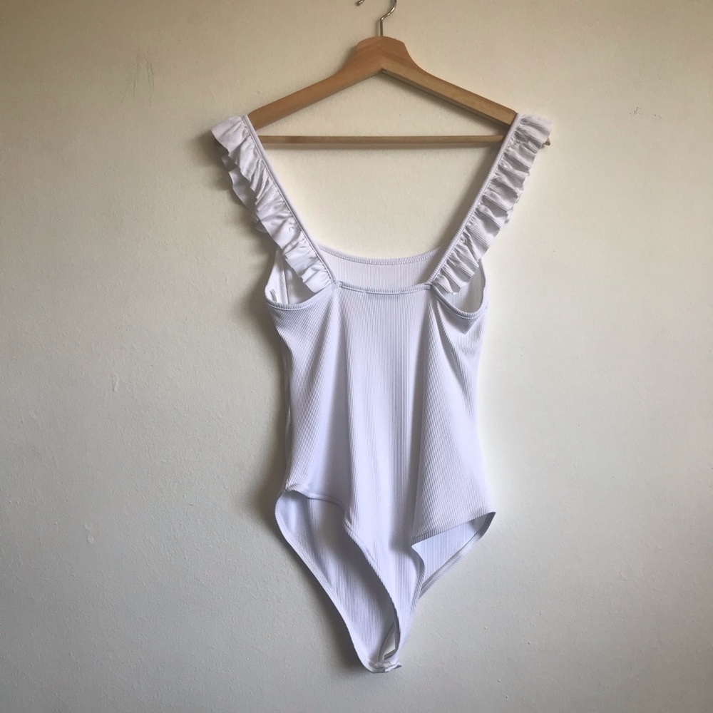 White Ruffle Ribbed Bodysuit - Picture 2 of 3